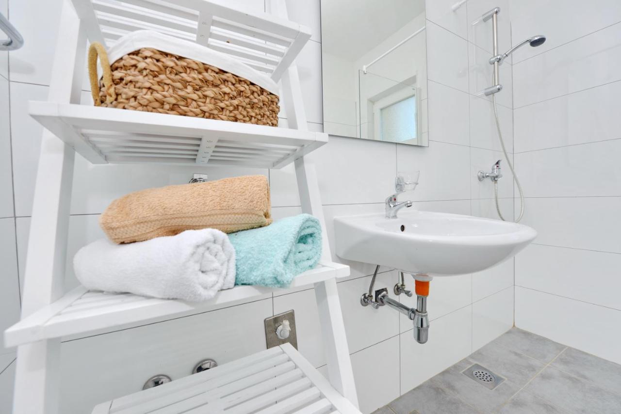 Apartments Verita Pakoštane Kültér fotó